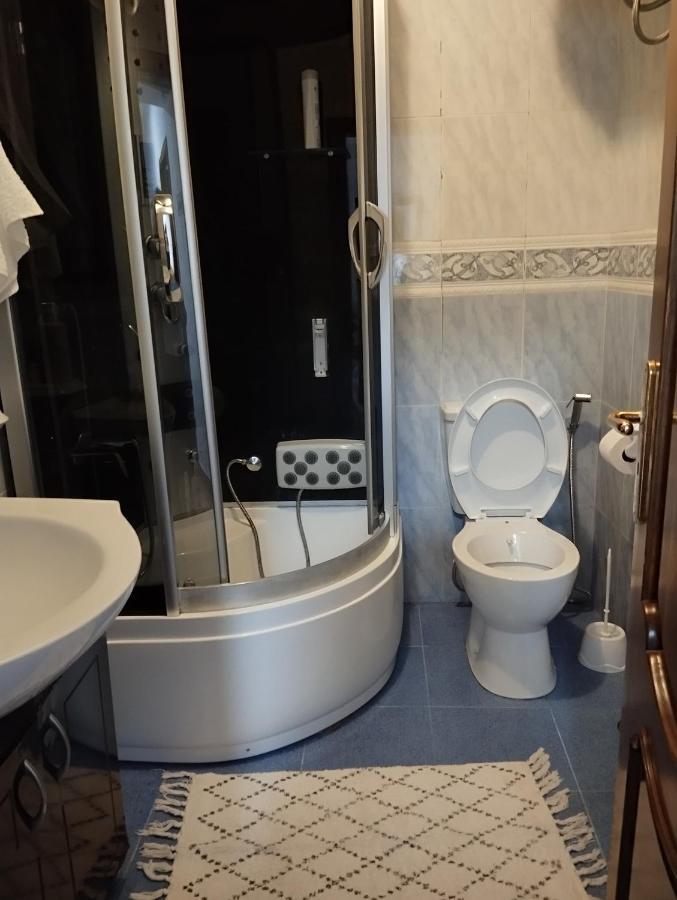 Bea City Center Apartment Tirana Esterno foto