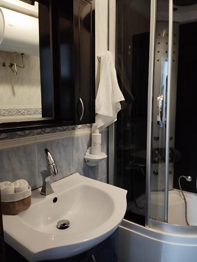 Bea City Center Apartment Tirana Esterno foto